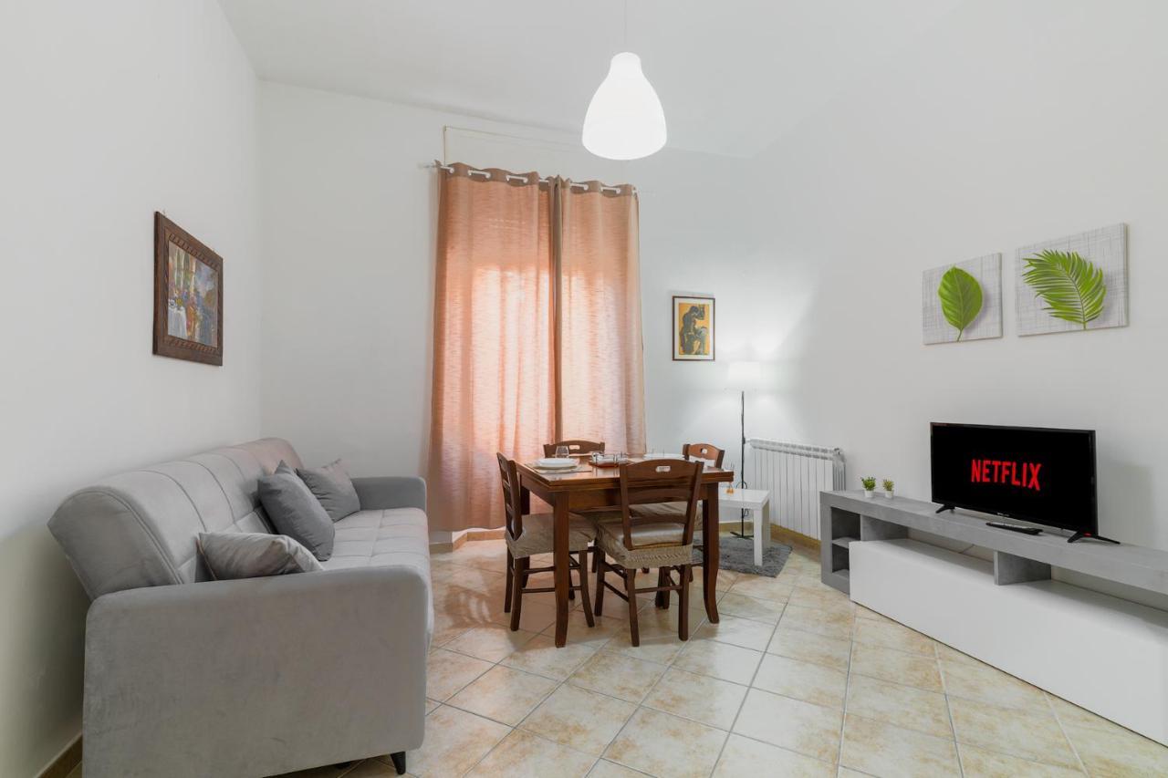 Seaside Apartament Near The Beach Minturno Exterior photo